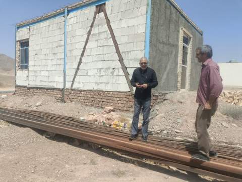 بازدید قائم مقام کمیته امداد خراسان‌جنوبی از آموزشگاه مهارتی در آرین‌شهر