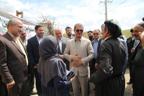 آئین تحویل 738 واحد مسکن به مددجویان روستایی استان کردستان 1403.1.27